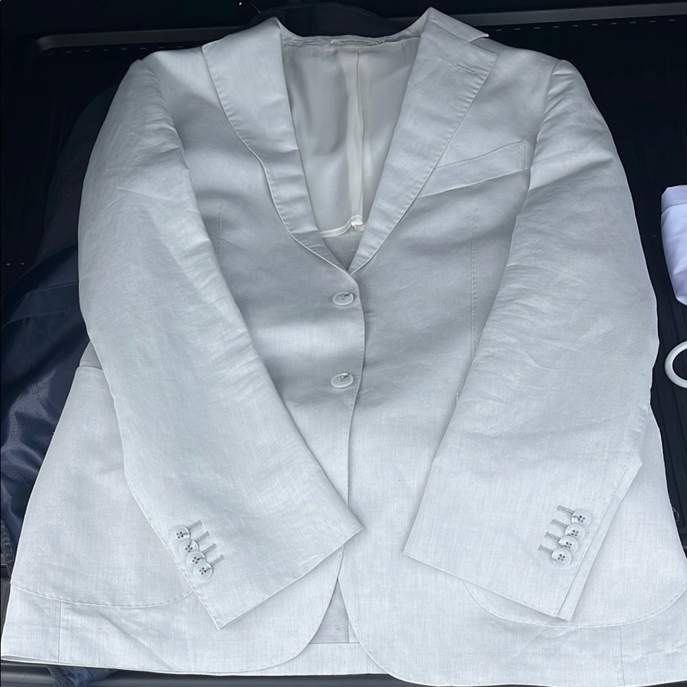 Suitsupply White Linen Suit